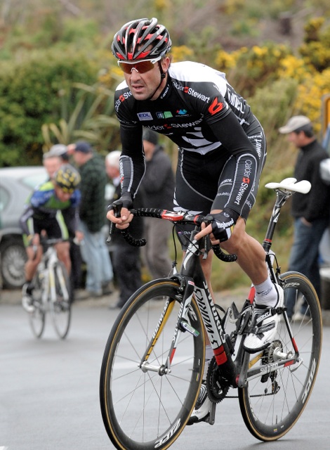 Hayden Roulston climbs Bluff Hill in the Tour of Southland riding for Calder Stewart.